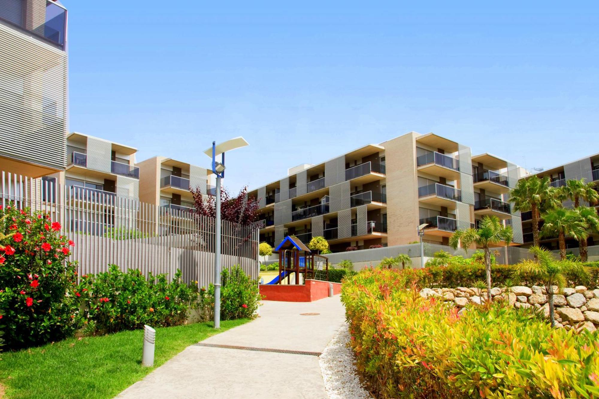 Rentalmar Paradise Families Only Con Parking Salou Exterior foto