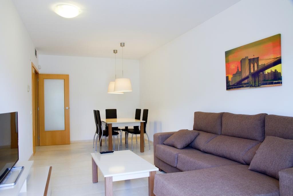 Rentalmar Paradise Families Only Con Parking Salou Zimmer foto