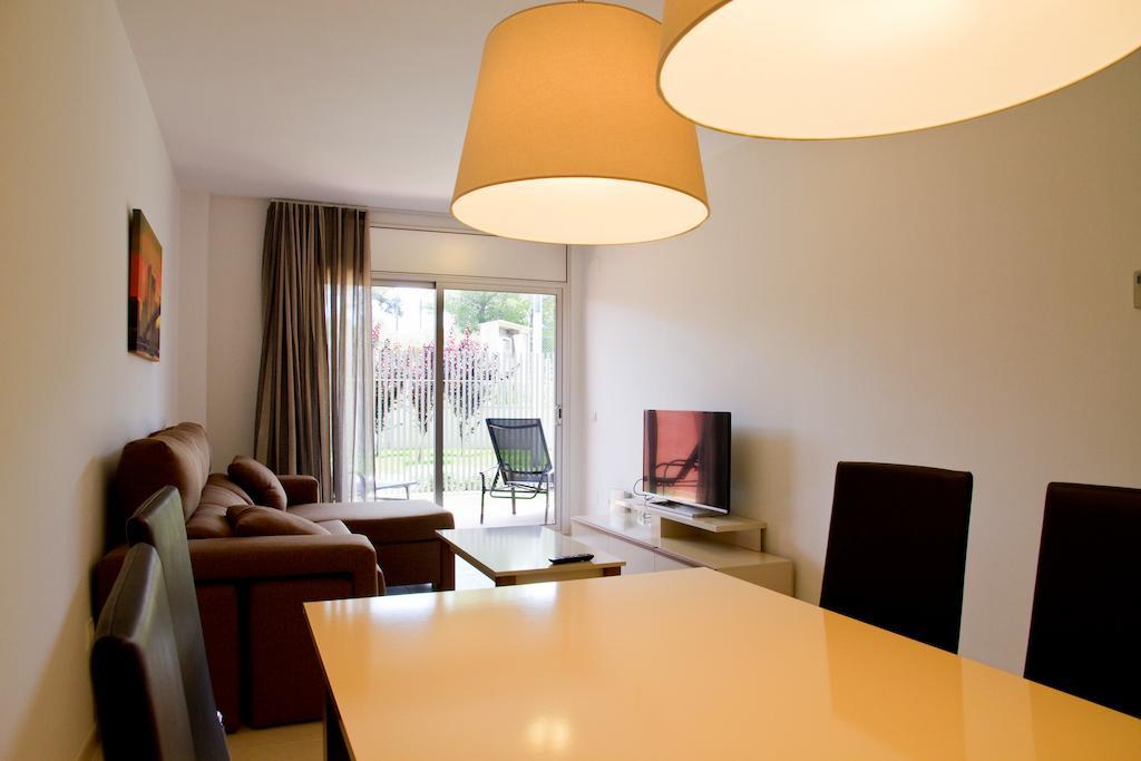 Rentalmar Paradise Families Only Con Parking Salou Zimmer foto